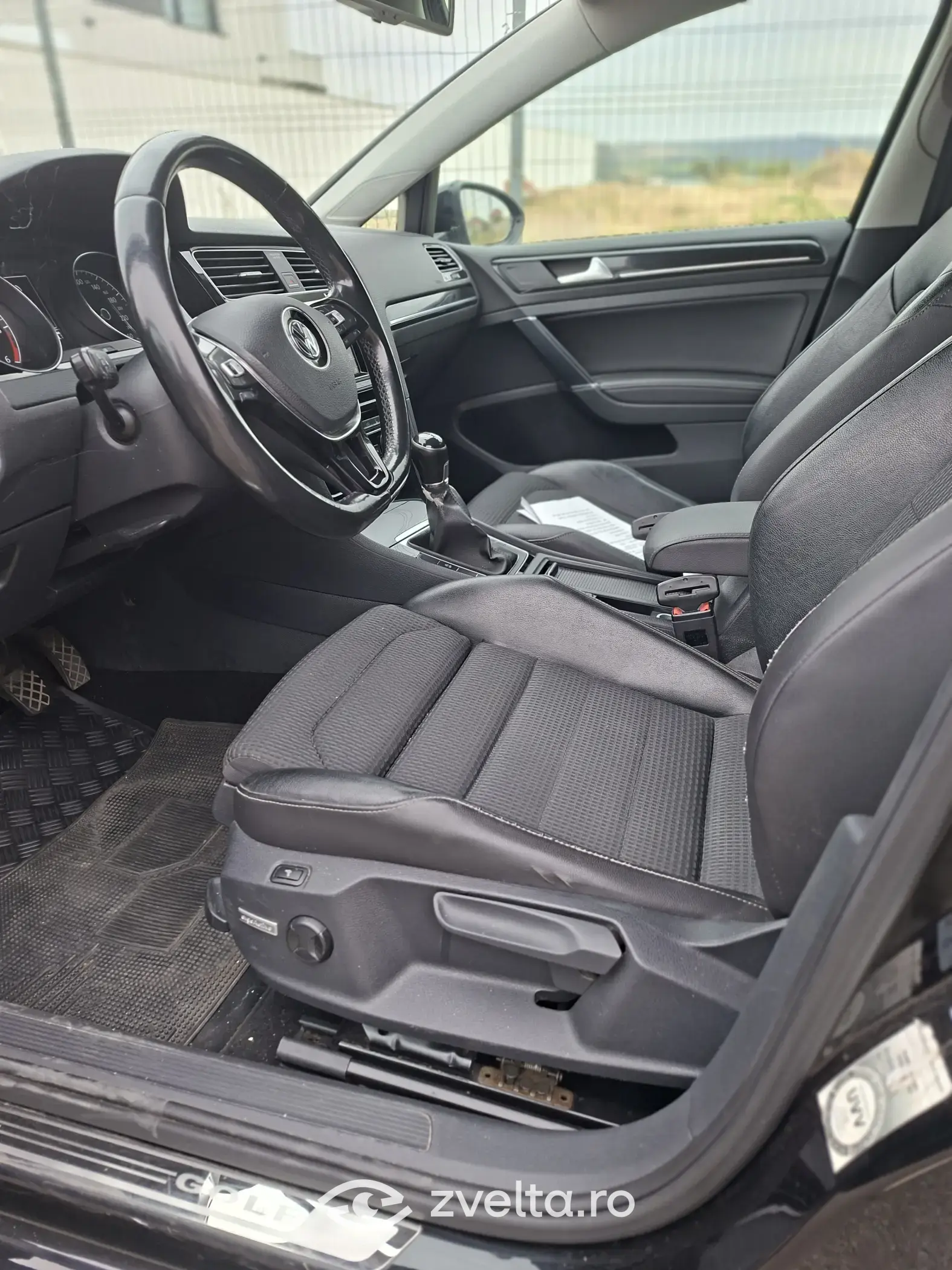 Car photo 8