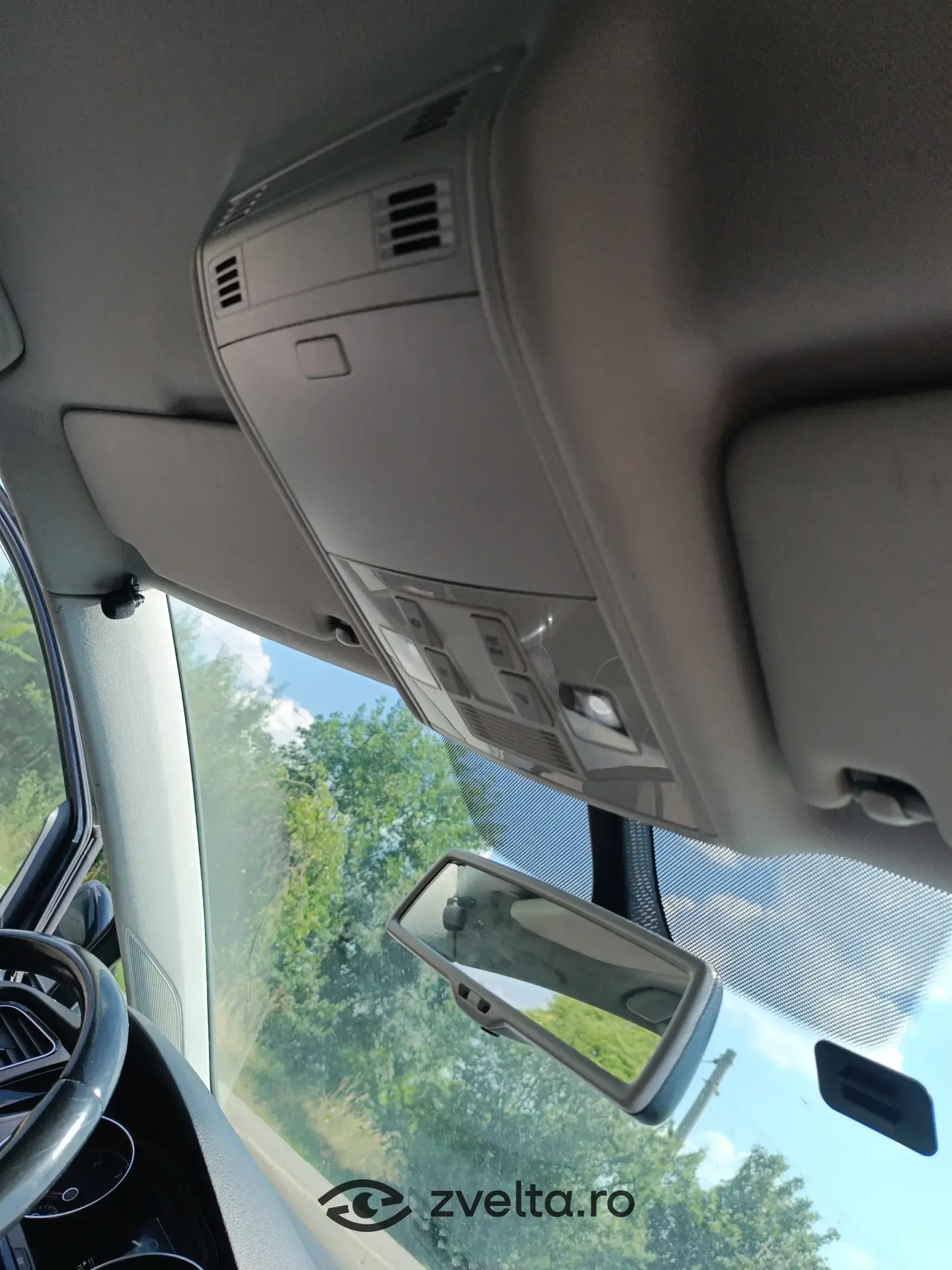 Car photo 13