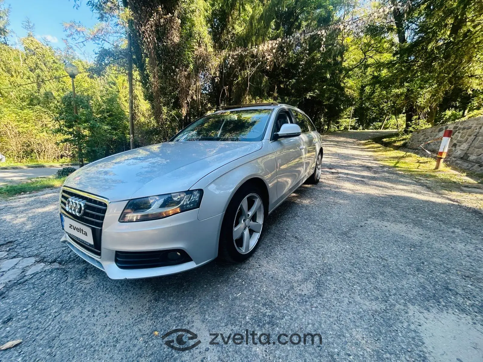 Car photo 8