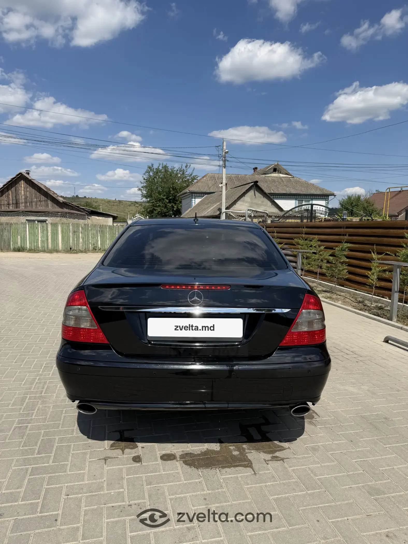 Car photo 2