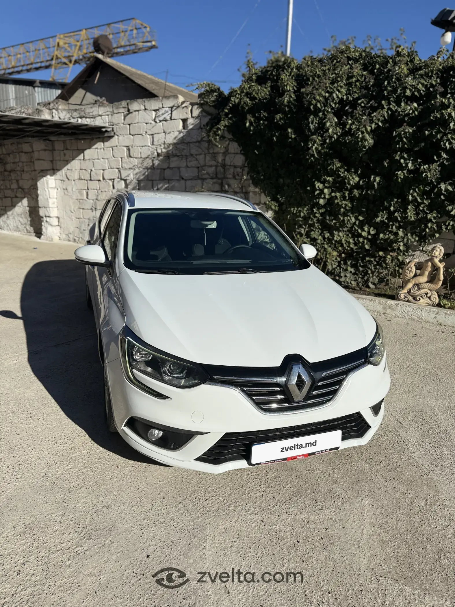 Car photo 1